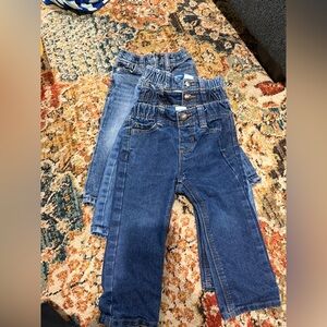 4 pairs 18-24 months Old Navy Jeans (selling as a set)